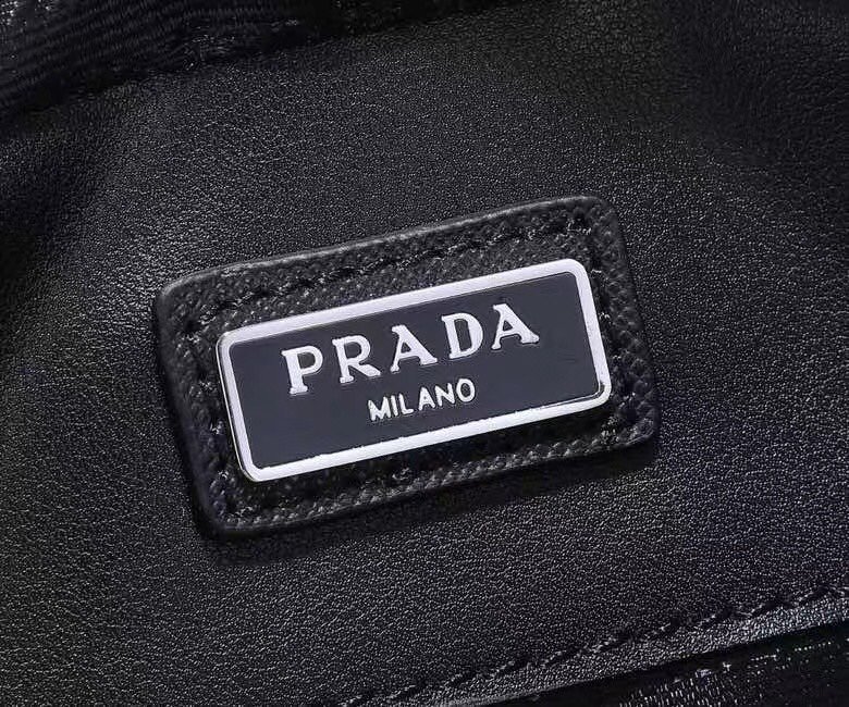Prada 113 2