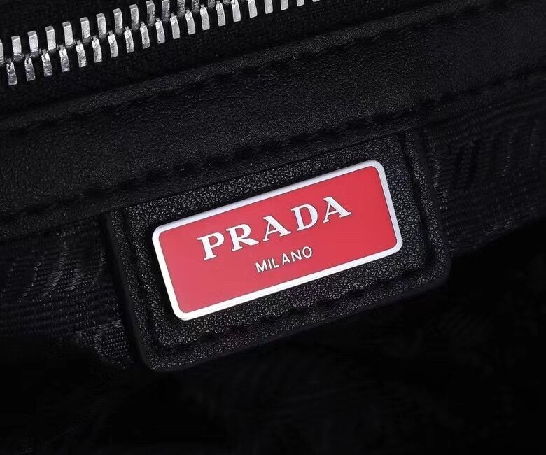Prada 115 2