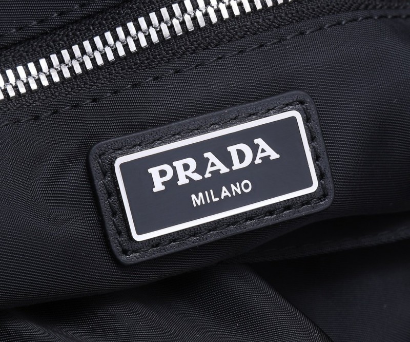 Prada 122 2