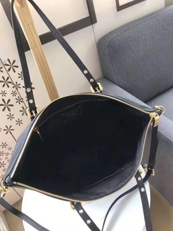 Prada 227 2