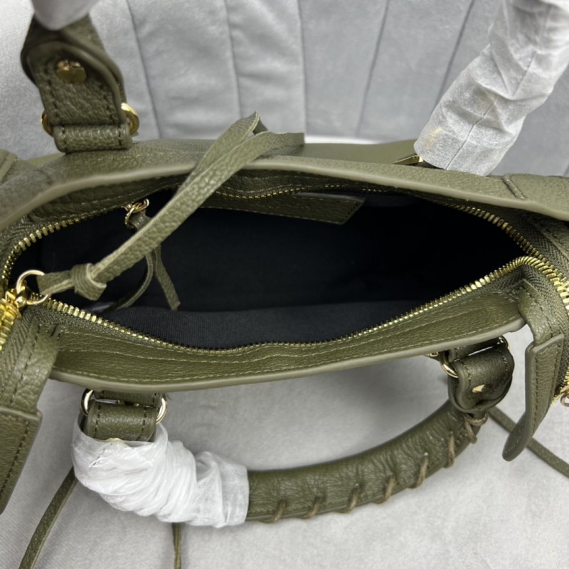 Balenciaga 032 2