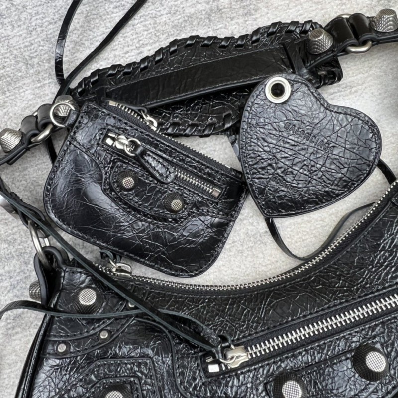 Balenciaga 146 2