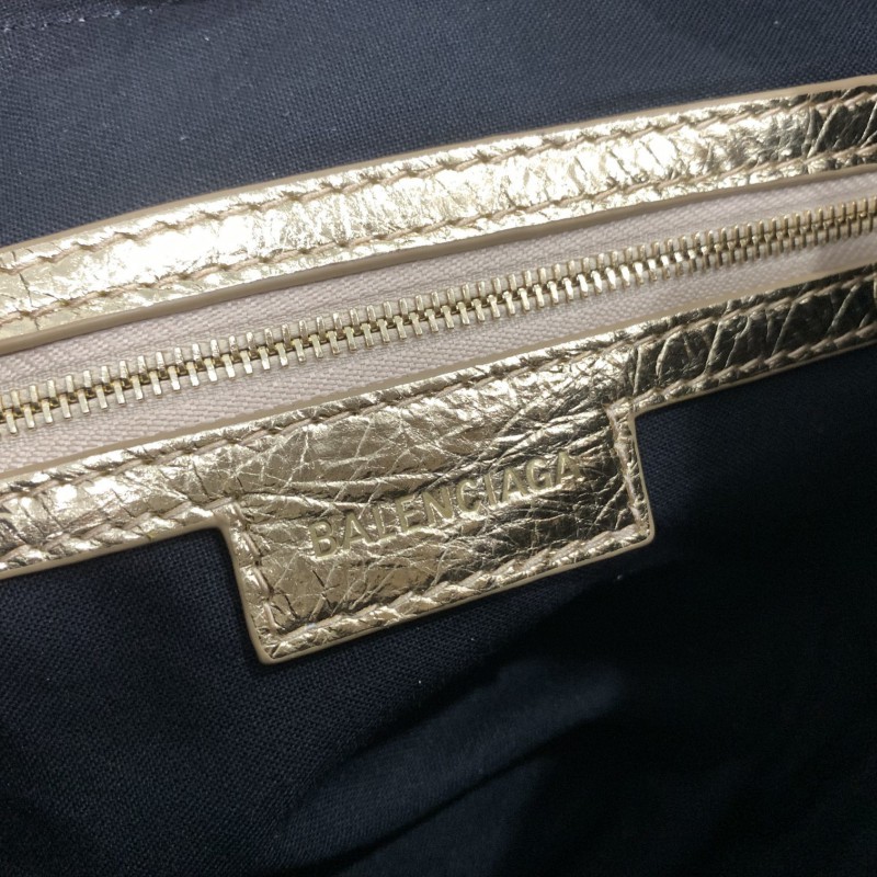 Balenciaga 152 2
