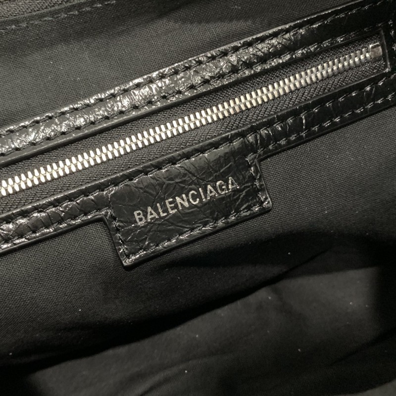 Balenciaga 156 2