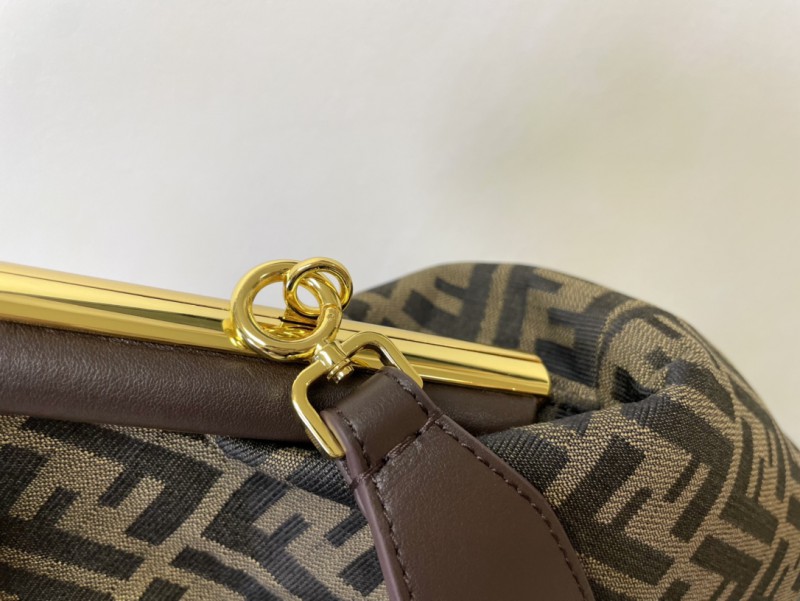 Fendi 022 2