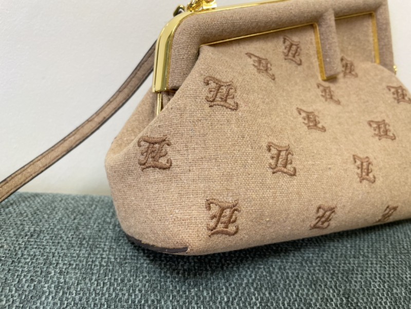 Fendi 038 2
