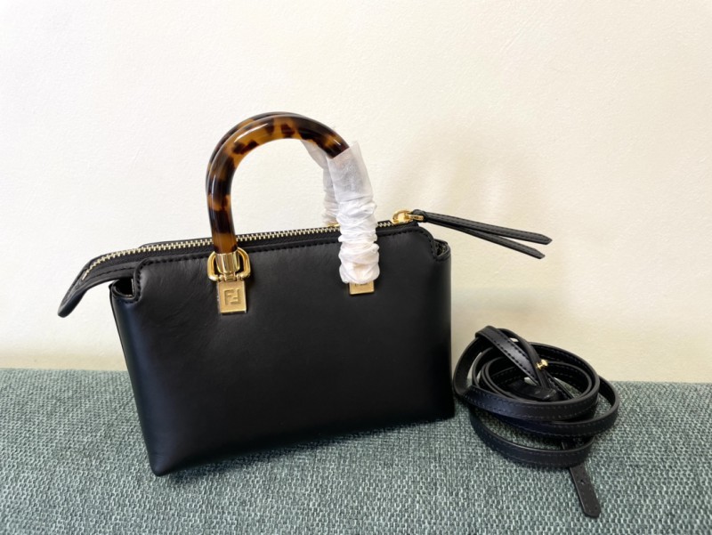 Fendi 047 2