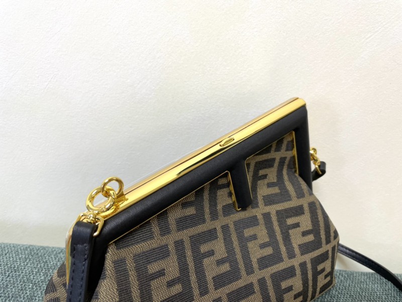 Fendi 052 2