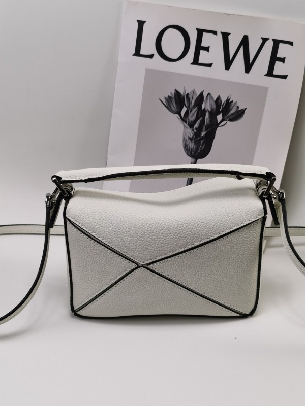 Loewe 028 2