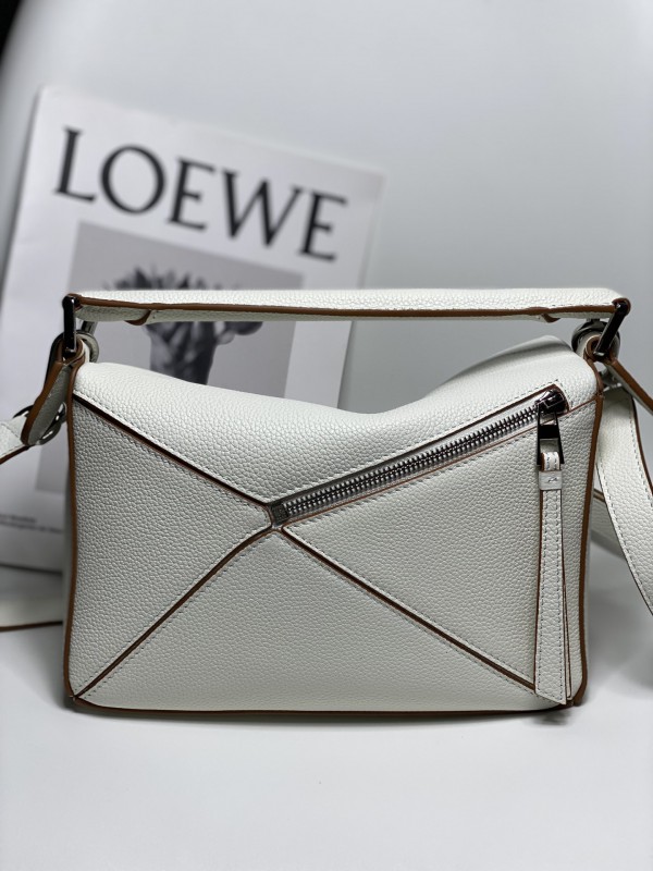 Loewe 137 2