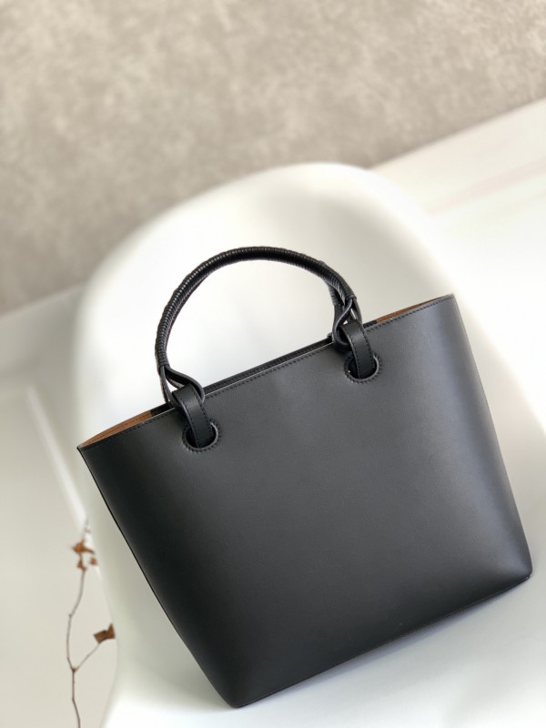 Loewe 243 2