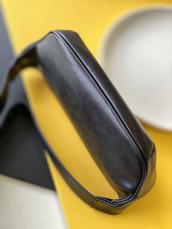 YSL 079 2