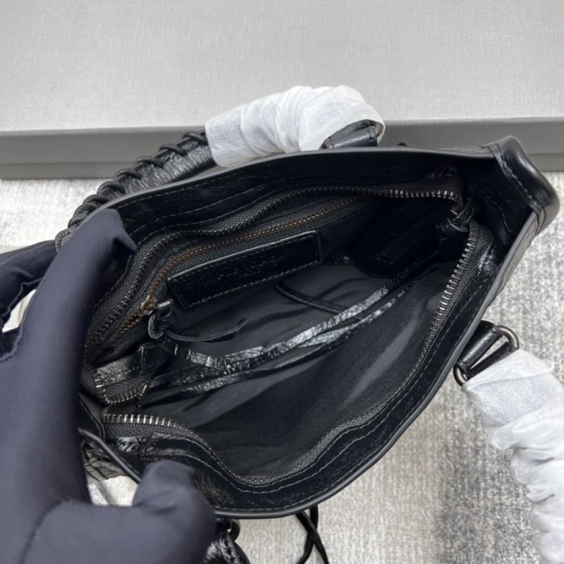Balenciaga 157 3