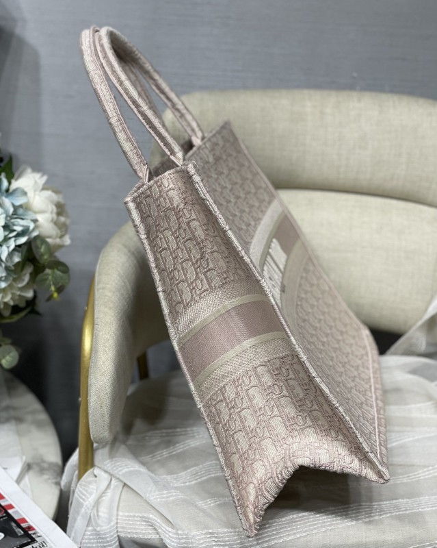 Dior 220 3