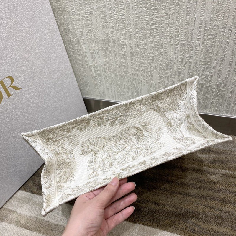 Dior 221 3