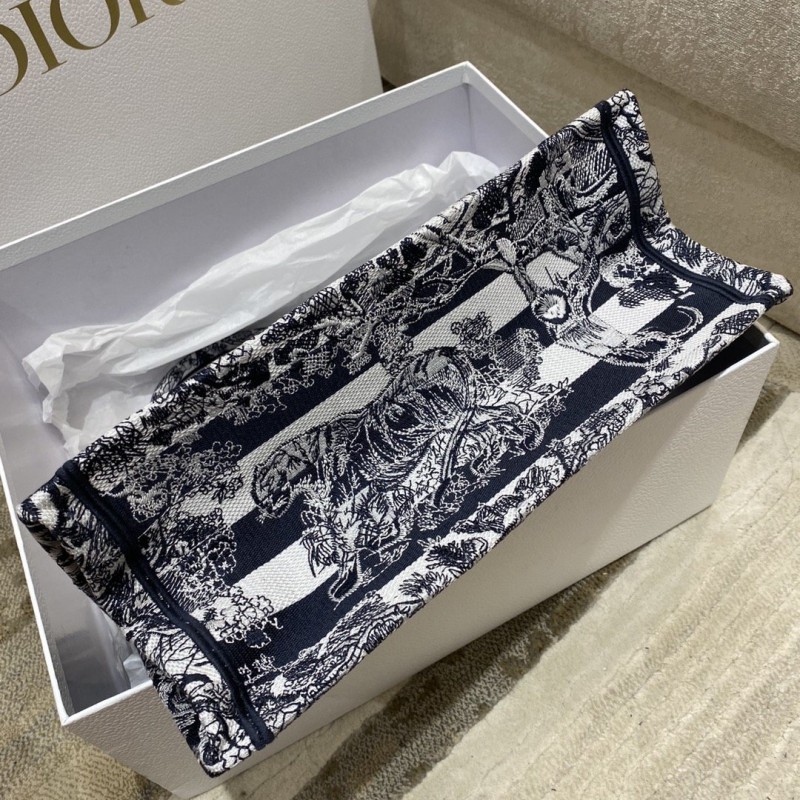 Dior 223 3