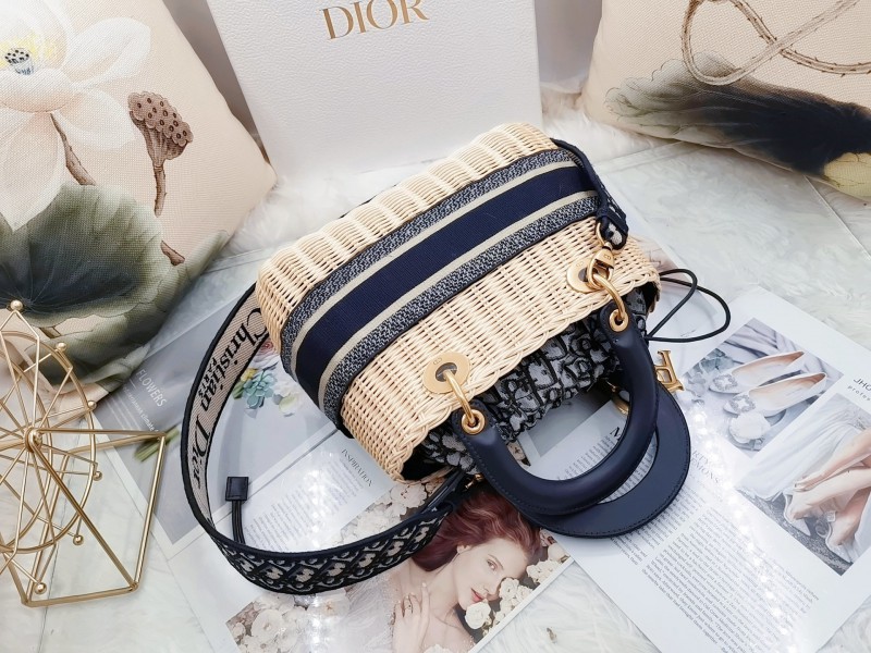 Dior 242 3