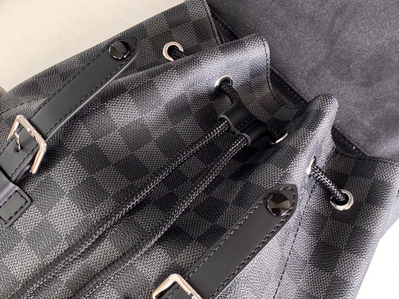 LV 136 3