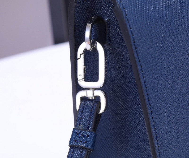 Prada 003 3