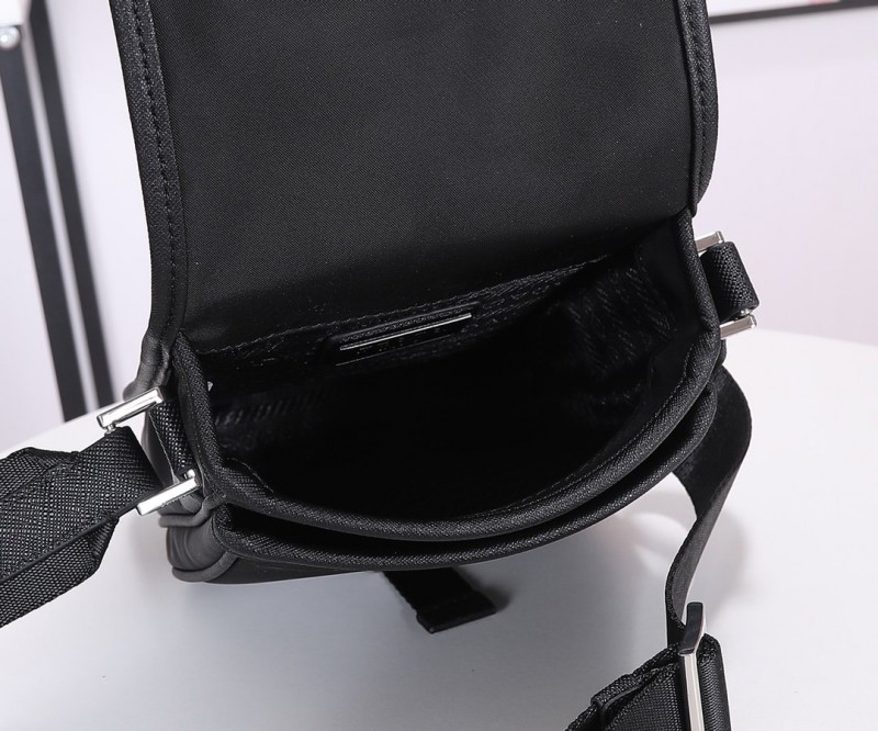 Prada 008 3