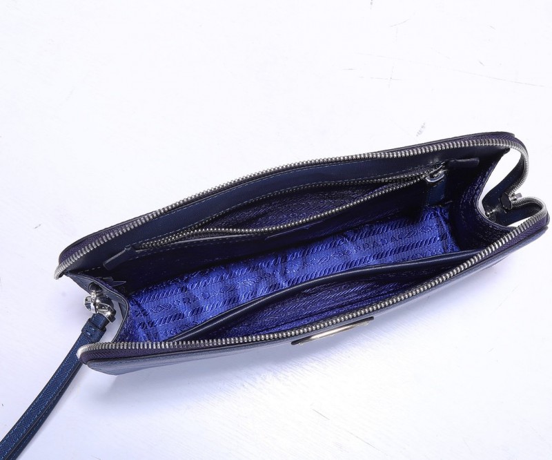 Prada 010 3