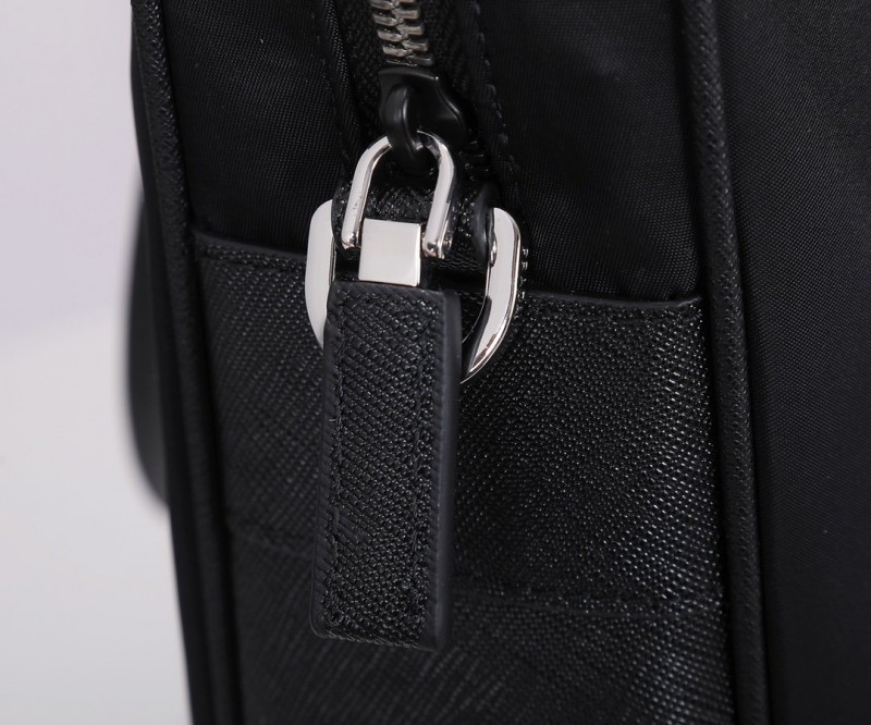 Prada 044 3