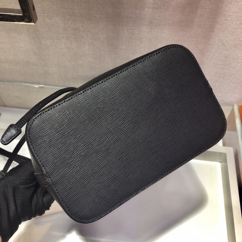 Prada 057 3