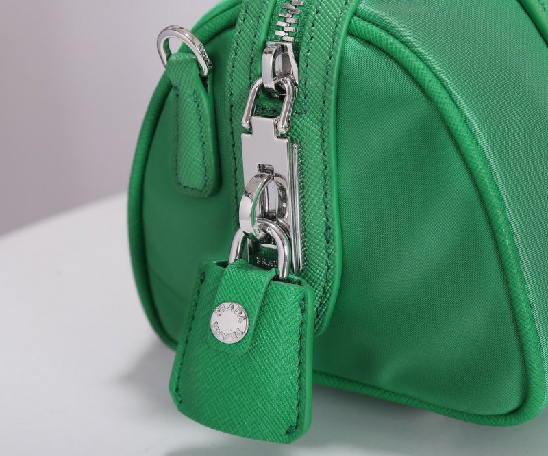 Prada 082 3