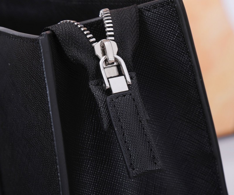 Prada 098 3