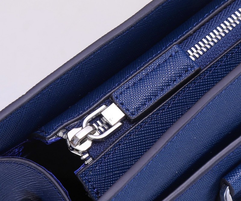 Prada 106 3