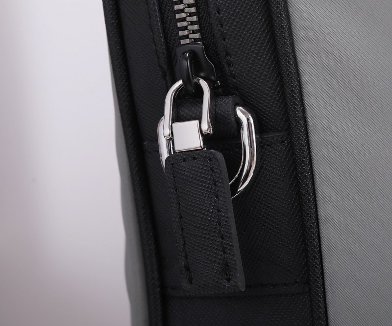 Prada 124 3