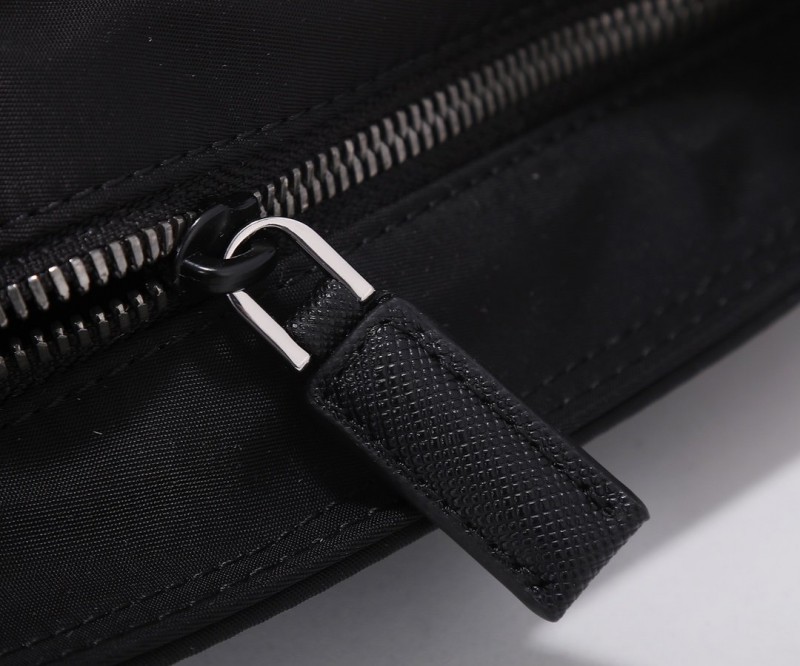 Prada 145 3
