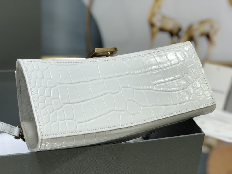 Balenciaga 108 3