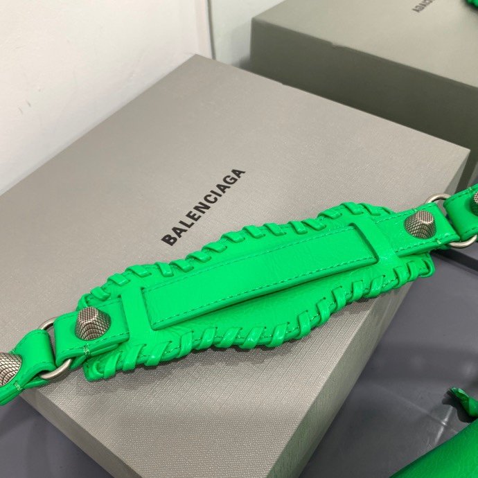 Balenciaga 124 3