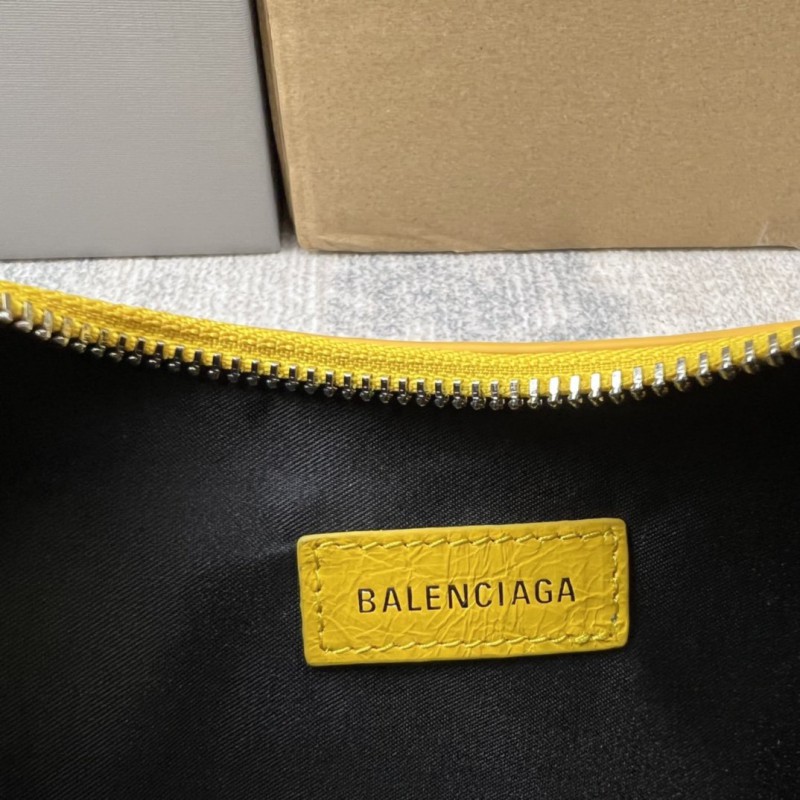 Balenciaga 137 3