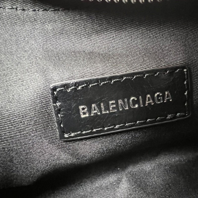 Balenciaga 138 3