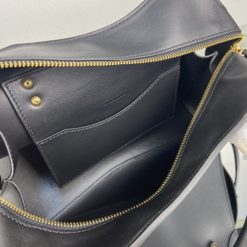 Balenciaga 140 3