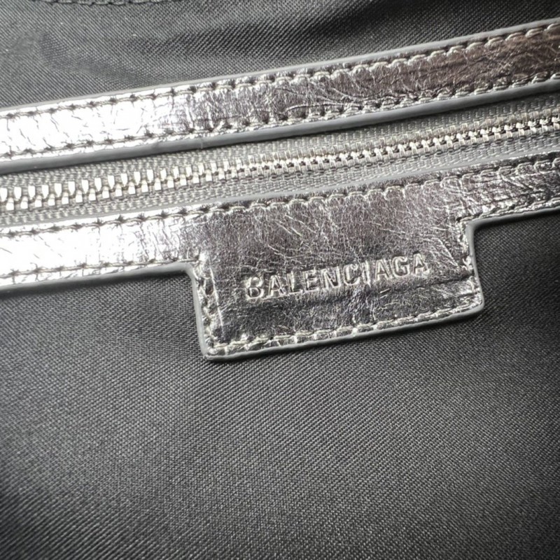 Balenciaga 142 3