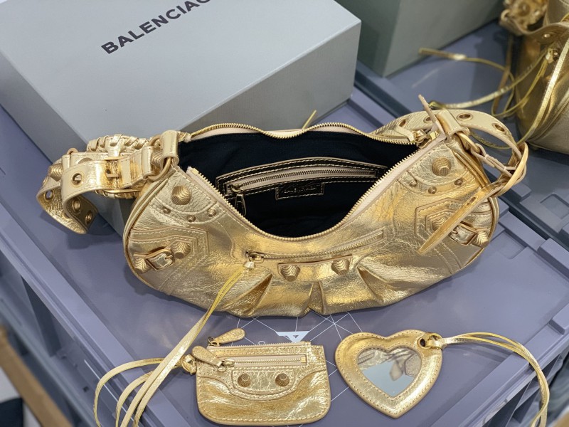 Balenciaga 152 3