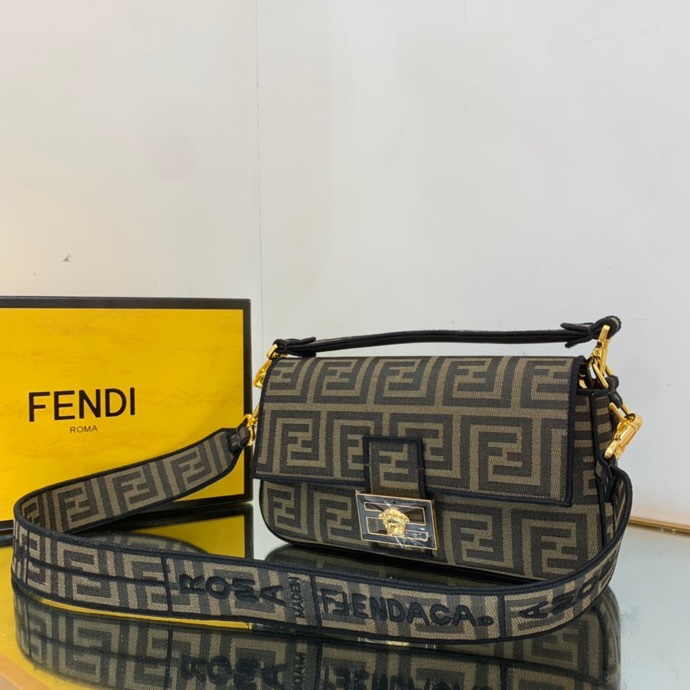 Fendi 001 3