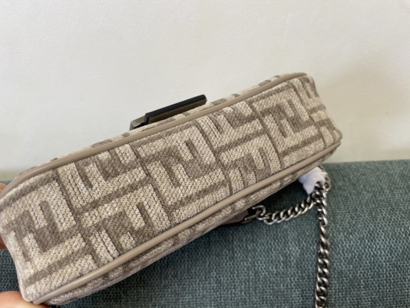 Fendi 009 3