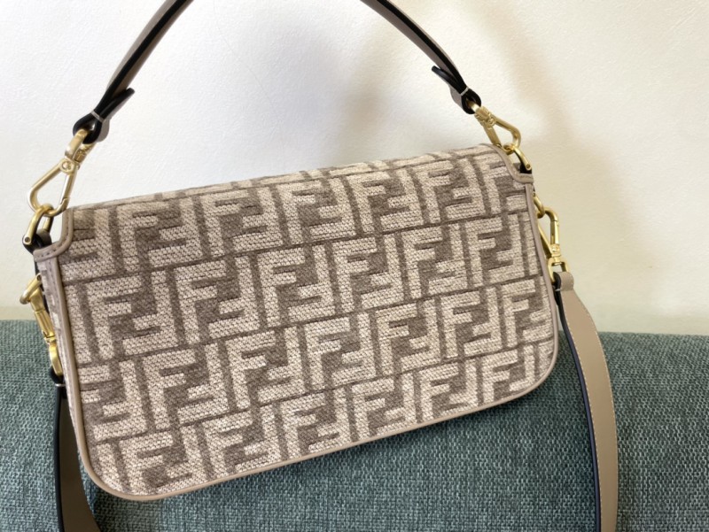 Fendi 016 3