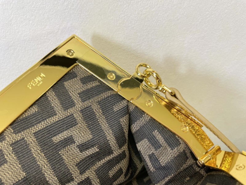Fendi 117 3