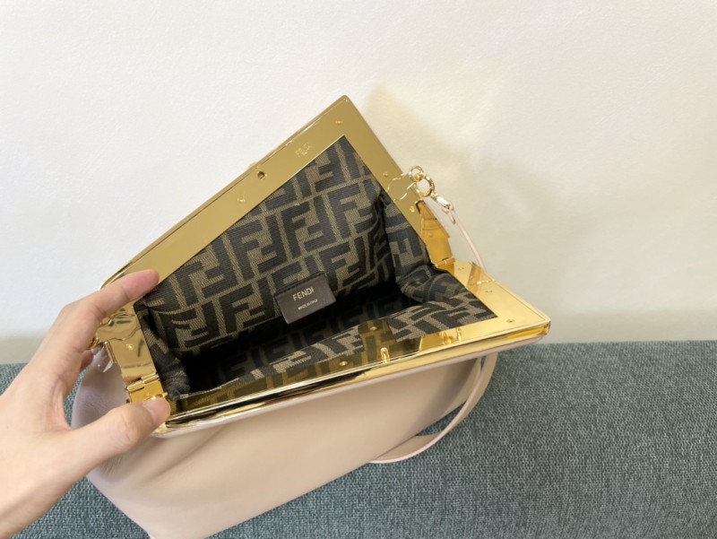 Fendi 138 3