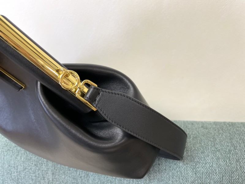 Fendi 139 3
