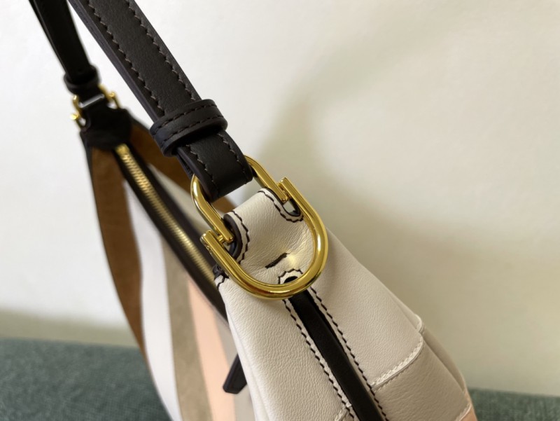 Fendi 147 3