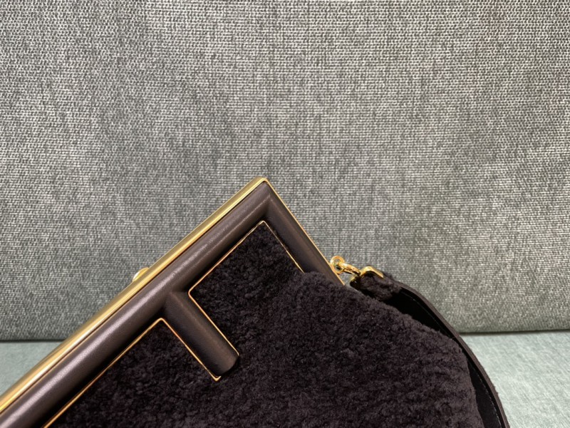 Fendi 151 3