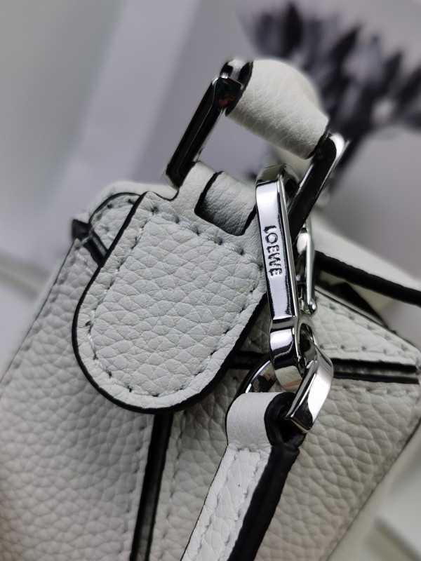 Loewe 028 3