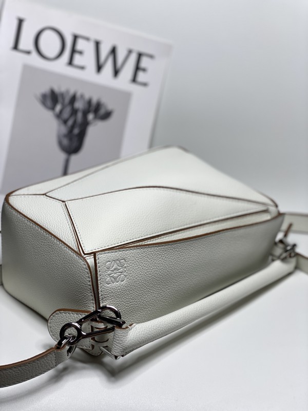 Loewe 137 3