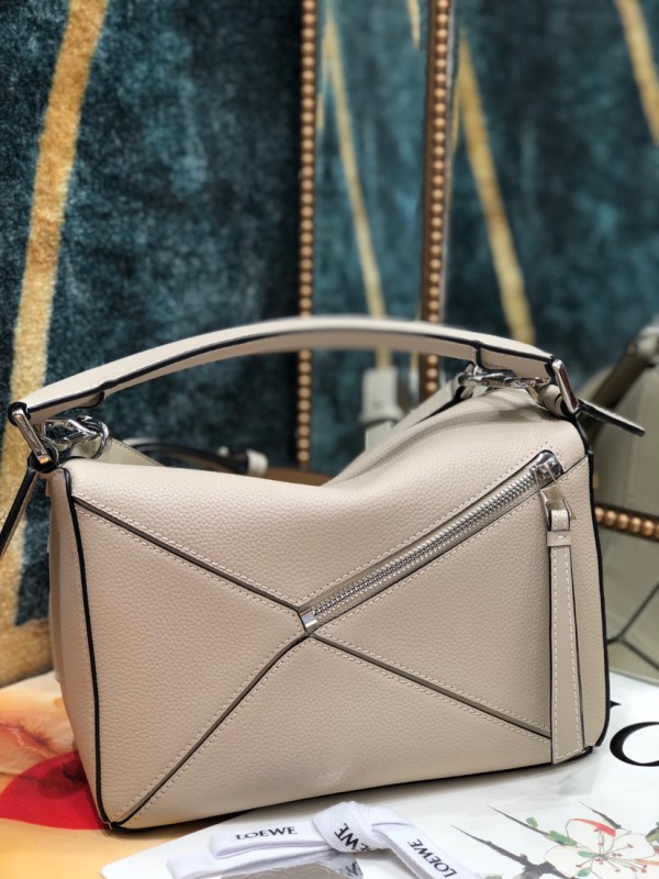 Loewe 143 3